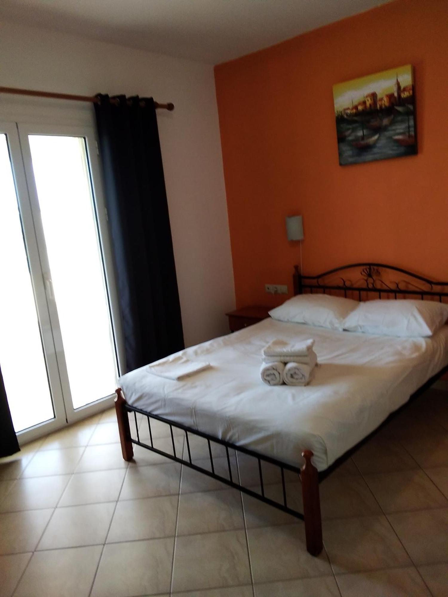 Emmanouil Apartment Kalamos  Bagian luar foto