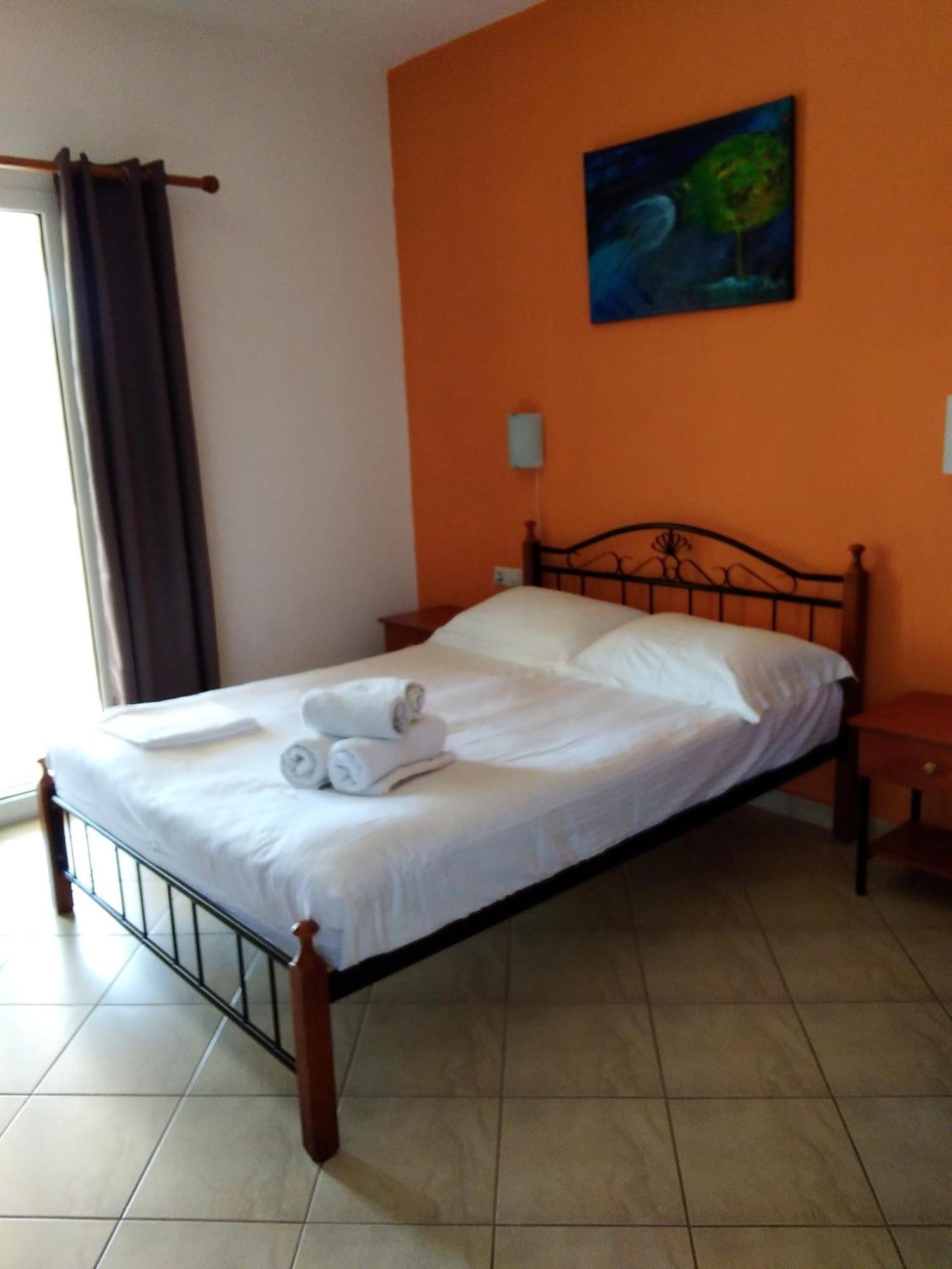 Emmanouil Apartment Kalamos  Bagian luar foto