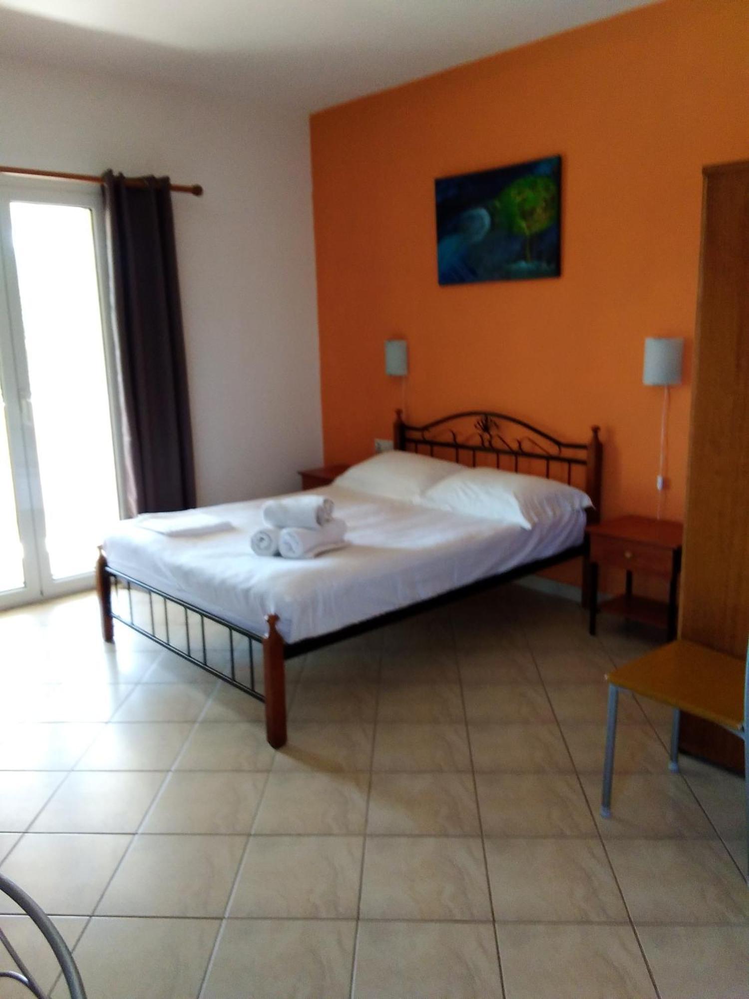 Emmanouil Apartment Kalamos  Bagian luar foto